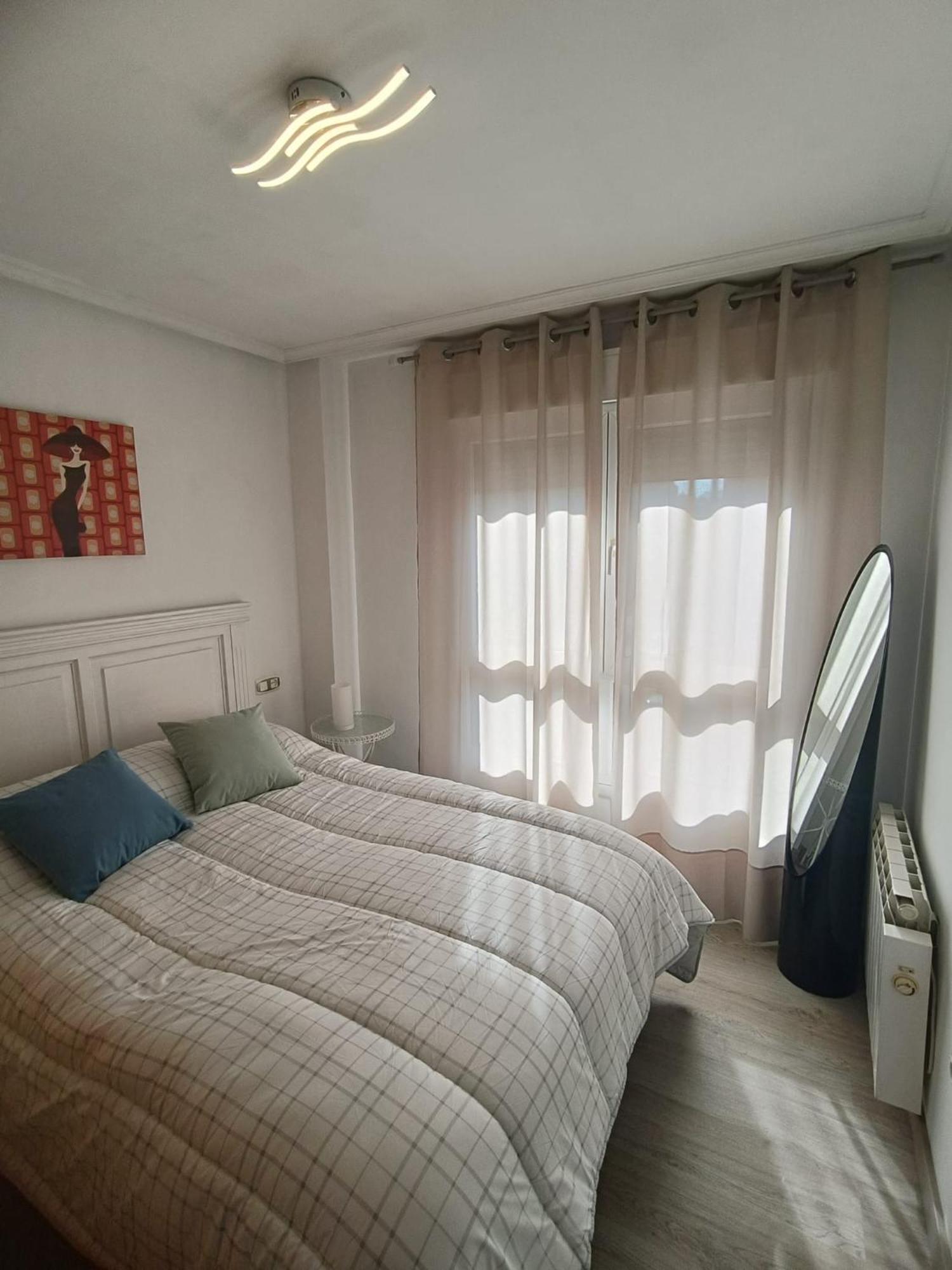Apartamento Hospital Los Prados Parking Gratuito Oviédo Exterior foto